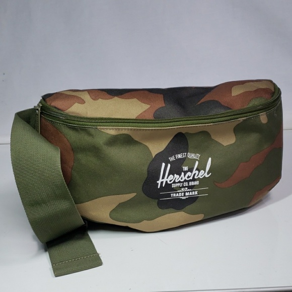 herschel fanny pack camo